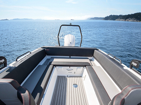 Моторный катер Finnmaster Husky R8